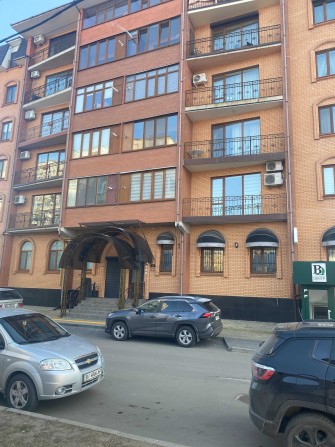 Найкраща новобудова з РЕМОНТОМ та МЕБЛЯМИ в самому центрі міста! - фото 1