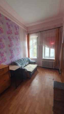 Продам 1-но комнатную Гостинку в Центре - фото 1