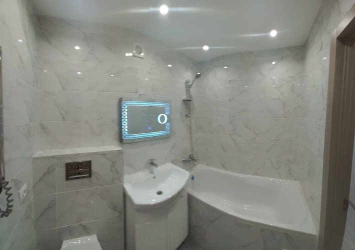 Продам классную квартиру с ремонтом и мебелью жк Киевский Маеток - фото 1