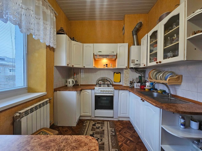 Продается просторная сталинка о/п 68 кв.м., по ул. Соборности - фото 1