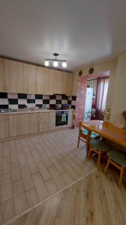 Продається трикімнатна квартира з автономним опаленням - фото 1