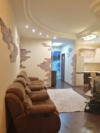 Продам 3х комнатную Сталинку в центре - фото 1