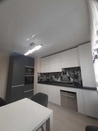 Продам 4 комнатную квартиру - фото 1