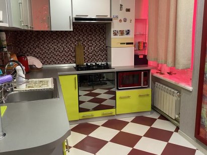 Продам 3-х кім. кв з рем, автономкою і технікою у центрі. Лозовая