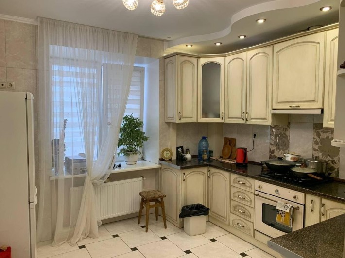 НОВОБУДОВА 2к, Виставка, 71,5 м2, кухня 11м2, двостороння квартира - фото 1