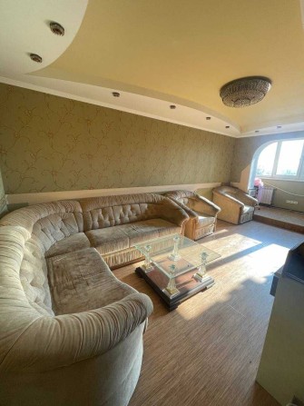 Продам світлу ТРИКІМНАТНУ квартира з ремонтом, меблями. 71м2. ГАЗ. - фото 1