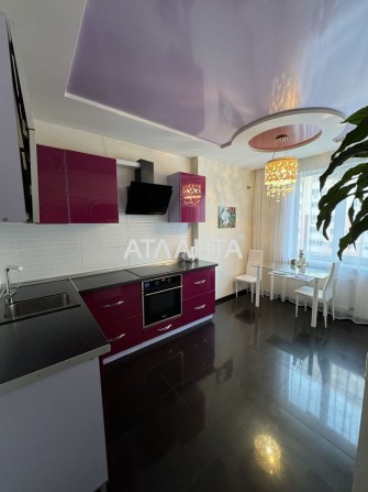 Продам 2 комнатную квартиру в новом доме.  Дорогой ремонт - фото 1