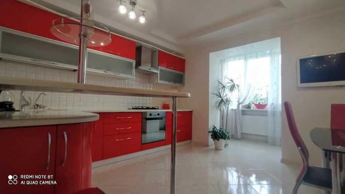 Оренда 3 кімнатної квартири 103 кв.м. по вулиці Грушевського - фото 1