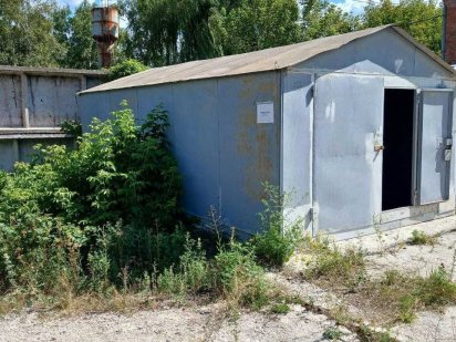 Гараж металевий.