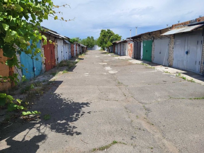 Гараж в а\к "Металлург".корабельный район аренда.продажа - фото 1