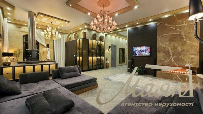 Аренда дизайнерского дома 250м2  в с. Вита-Почтовая Киевская обл - фото 1