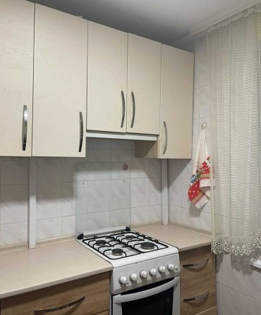 Оренда кімнати для дівчини 3500 гр оплата за один місяць  .  Південно - фото 1