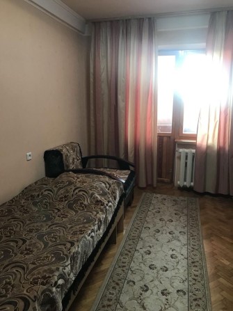 Комната  для мужчины, выговского 22, нивки 10 минут транспортом - фото 1