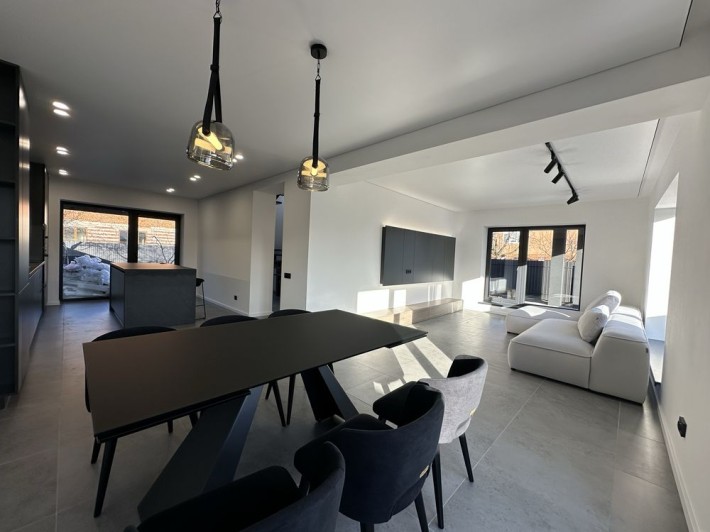 Продам будинок в Закарпатті м . Виноградів - фото 1