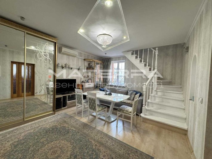 Продаж будинку з ремонтом та меблями, 198м2, поряд школа, Фора - фото 1
