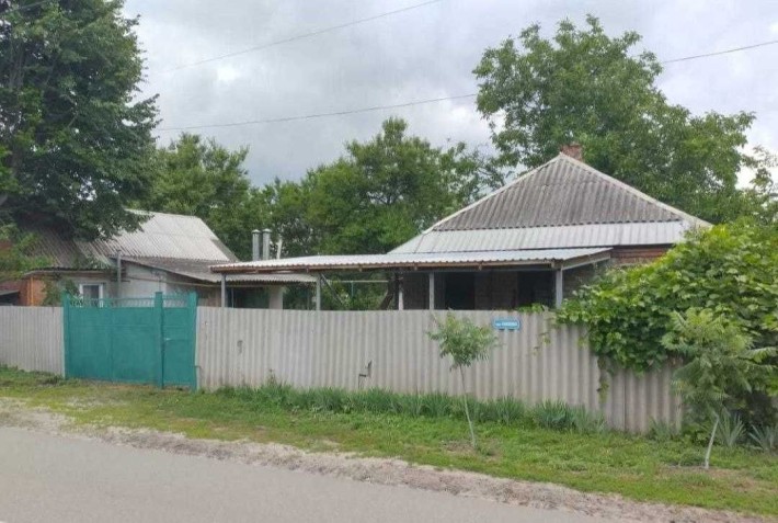 Продам 2 дома на участке в Дергачах - фото 1