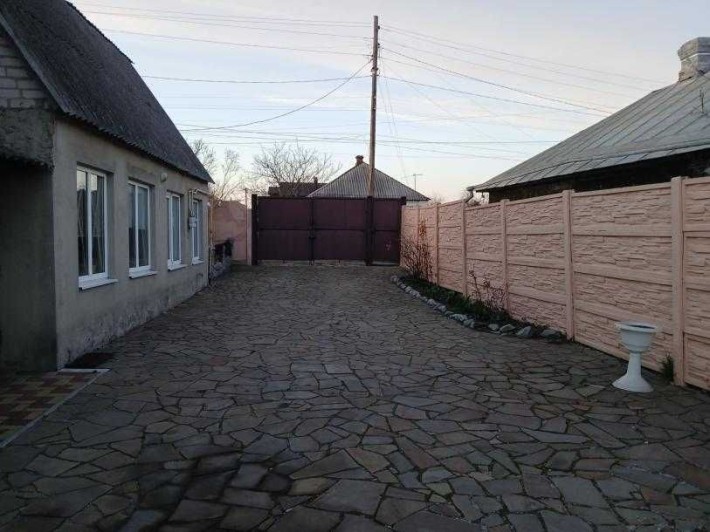 Продам добротний будинок 98 м2 у центрі Дергачів. - фото 1