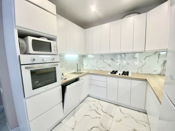 Продам Таунхаус з ремонтом! - фото 1