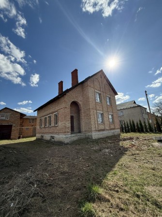 Будинок в с. Рачин з комунікаціями - фото 1