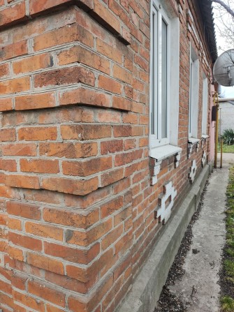 Срочно продам дом с удобствами в Змиёве! - фото 1