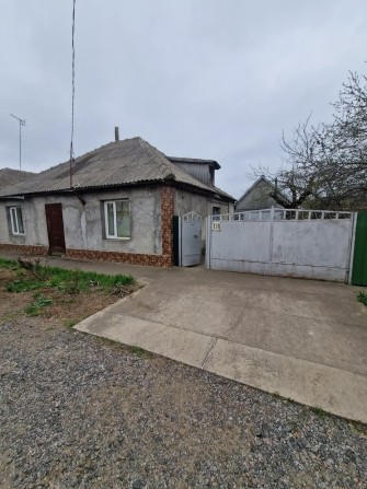Продажа дома с большим участком в центральной локации - фото 1