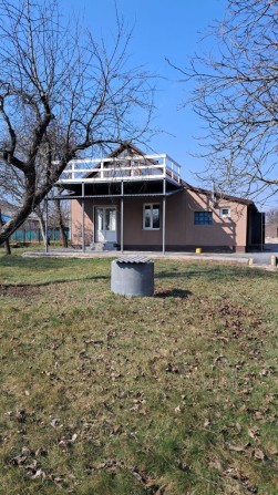 Продам окремий будинок з виходом до річки - фото 1