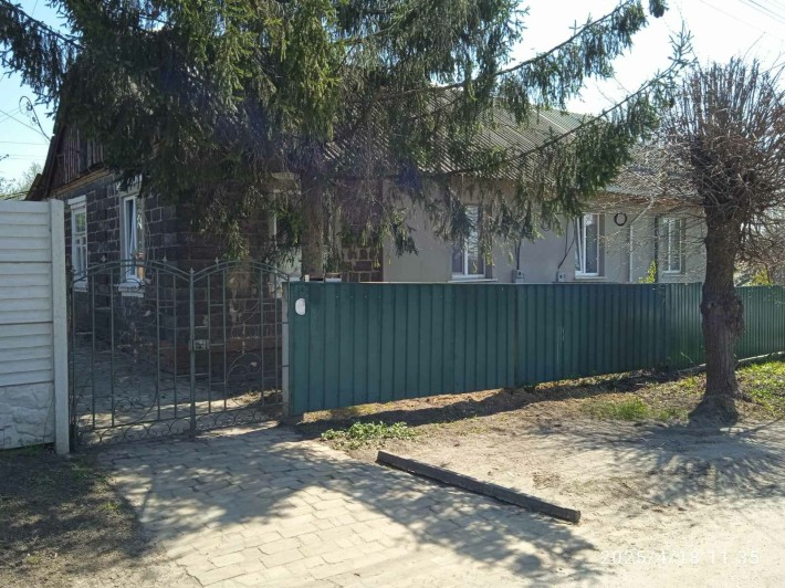 Продам часть дома в Мерефе район больницы - фото 1