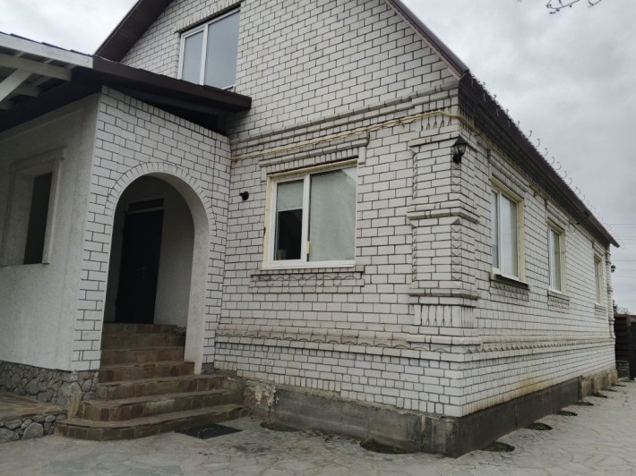 Продаю шикарный дом возле соснового бора г.Мерефа всё рядом. - фото 1