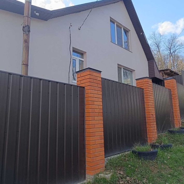 Продам новый дом с капитальным ремонтом в Мерефе - фото 1