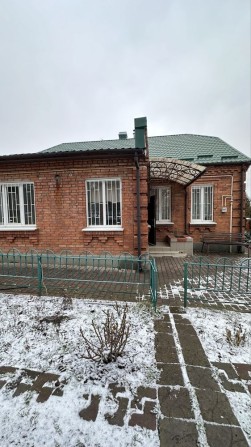 Продаж  будинку поруч з центром міста - фото 1
