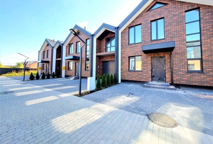 Продам таунхаус з гаражем - фото 1