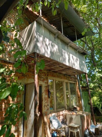 Дача біля озера в місті - фото 1