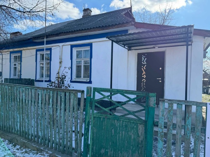 Продається частина будинку в Гнівані - фото 1