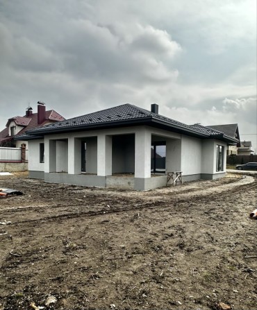 Будинок в топовій локації передмістя Луцька - фото 1