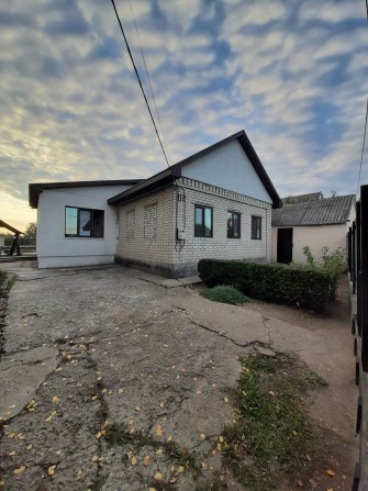 Продам будинок неподалік 3 школи - фото 1