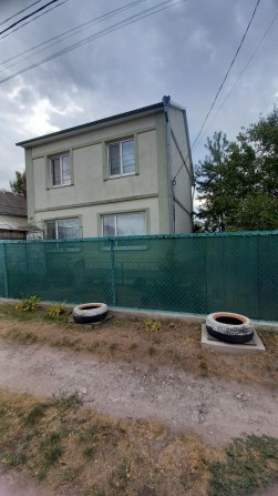 Продам дом с удобствами в Новосёловке возле реки - фото 1