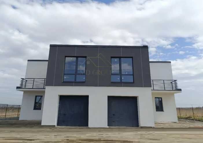 Продається готовий до ремонту будинок (дуплекс) 170 м2/Гараж+2 тераси - фото 1