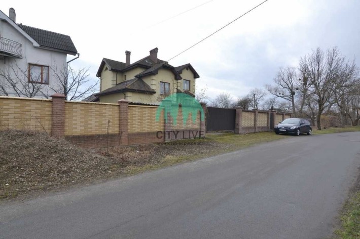Продається будинок 296 м² у с. Микитинці - фото 1