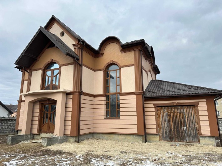 Шикарний будинок біля Івано-Франківська - фото 1