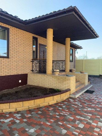 Продам будинок з ремонтом та меблями у Святопетрівському без комісії - фото 1