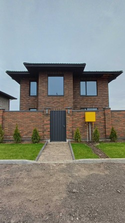 Продам двоповерховий будинок у Гатному !Без комісії! - фото 1