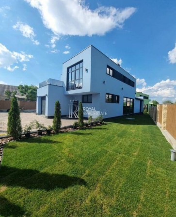 Продажа дома 3к 210 м2 с Гатное Hi-Tech - фото 1