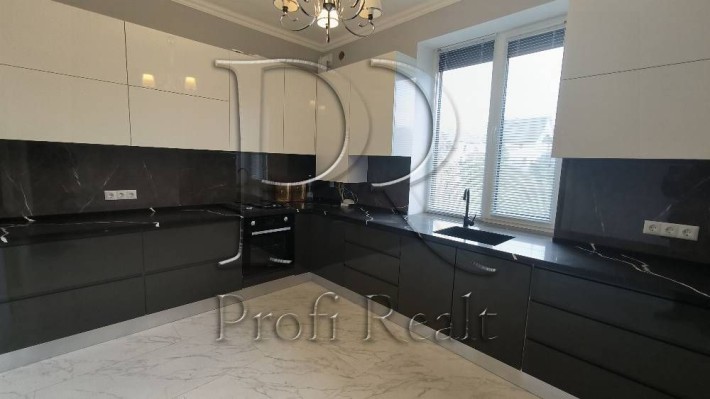 Продаж будинку 300 кв.м.з ремонтом  Гатне/Гатное вул. Кленова - фото 1