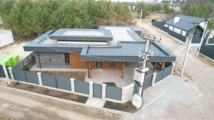 Одноповерховий будинок з молодими соснами на ділянці! Віта- Поштова ! - фото 1