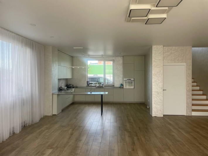 Продам шикарний Будинок з дизайнерським ремонтом - фото 1