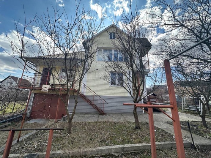Продам дом в Малютянке  55000 эвро  красный кирпич - фото 1