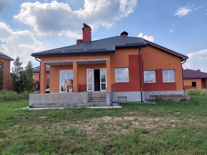 Продаж будинку з якісним ремонтом в закритому КМ Михайлівка Рубежівка! - фото 1