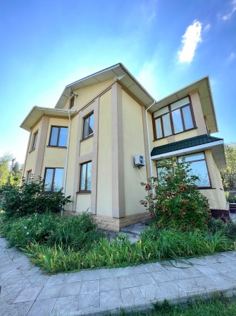 ТЕРМІНОВО.Будинок 305м2 для великої родини в передмісті Києва,12 соток - фото 1