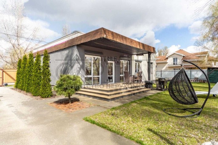 Продажа дом с выходом на воду Осещина 200м2 новый ремонт - фото 1