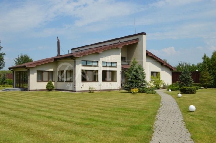Продажа 2-этажного дома 700м2 , г. Плюты - фото 1